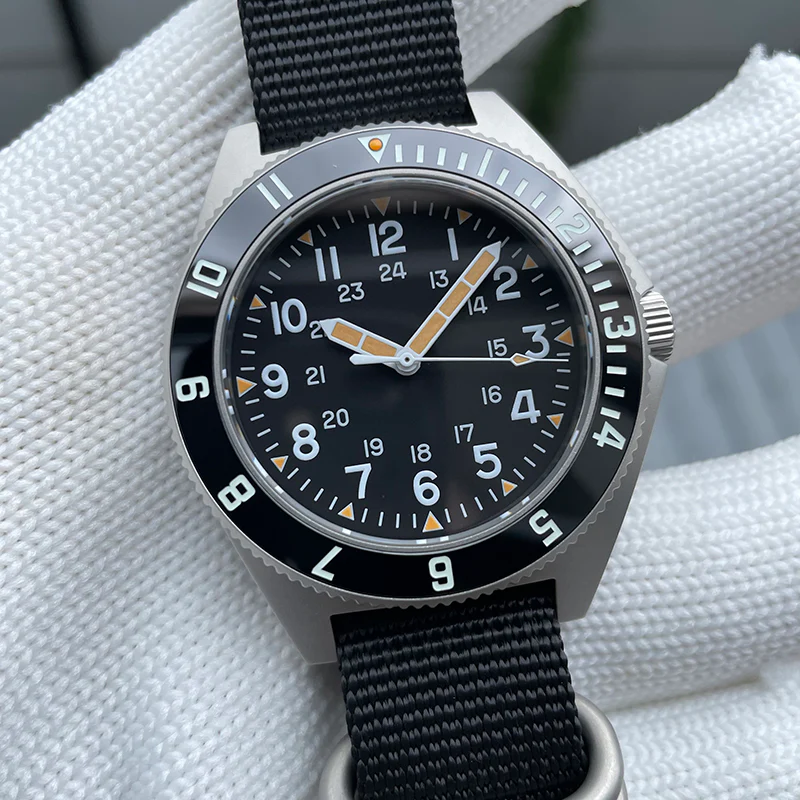 â
Hot Dealsâ
Steeldive SD1944 NH35 Retro Military Watch - Image 2
