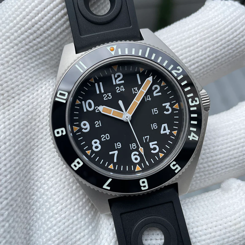 â
Hot Dealsâ
Steeldive SD1944 NH35 Retro Military Watch - Image 4