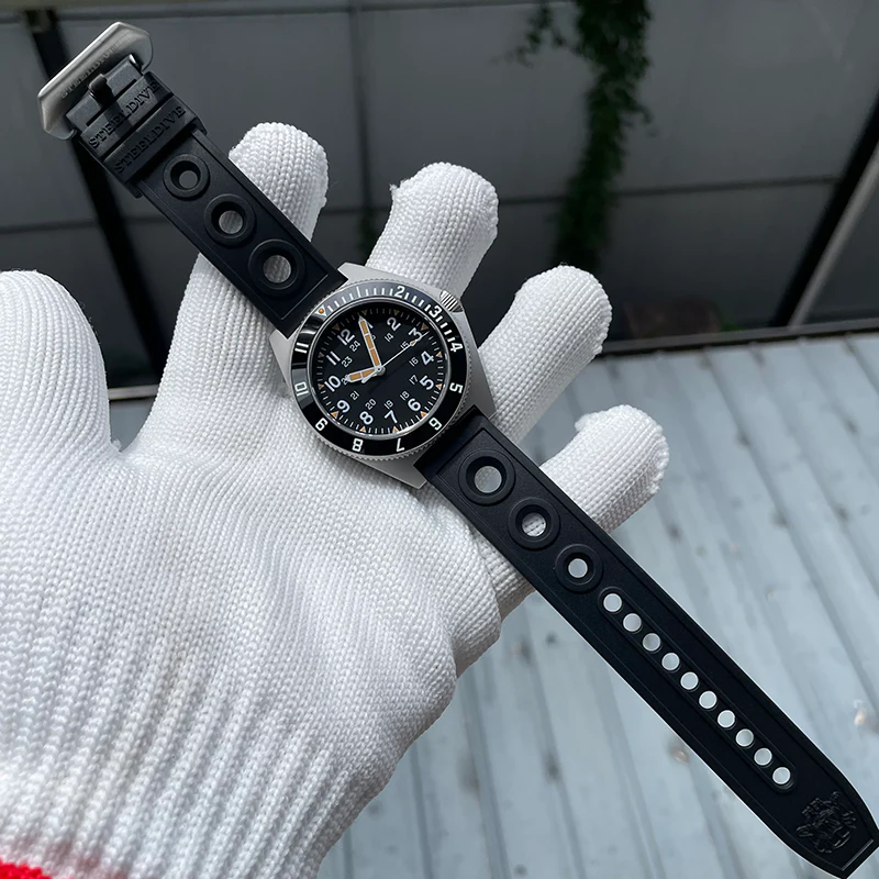 â
Hot Dealsâ
Steeldive SD1944 NH35 Retro Military Watch - Image 9