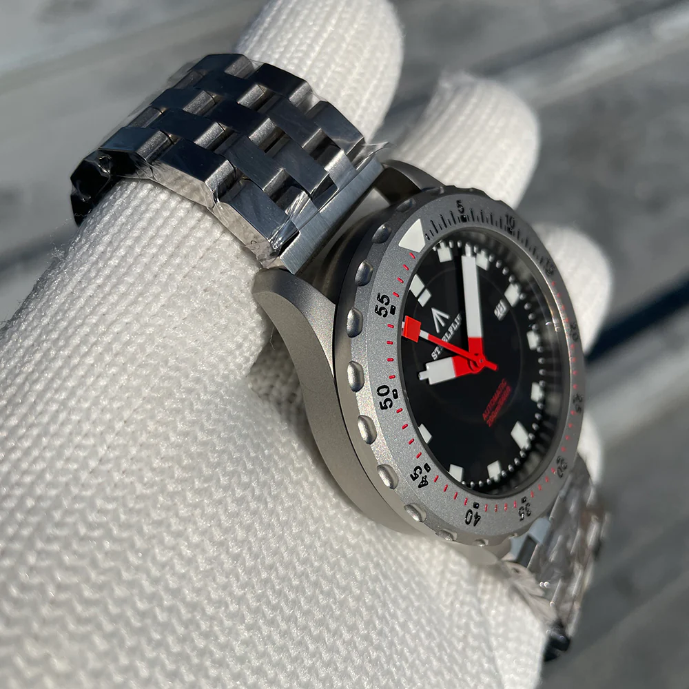 ā
Hot Dealsā
Steelflier SF752 45mm Automatic Men Watch - Image 13