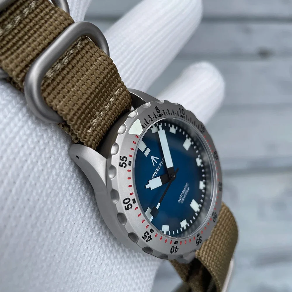 ā
Hot Dealsā
Steelflier SF755U 40mm NH35 Automatic Men Watch - Image 15