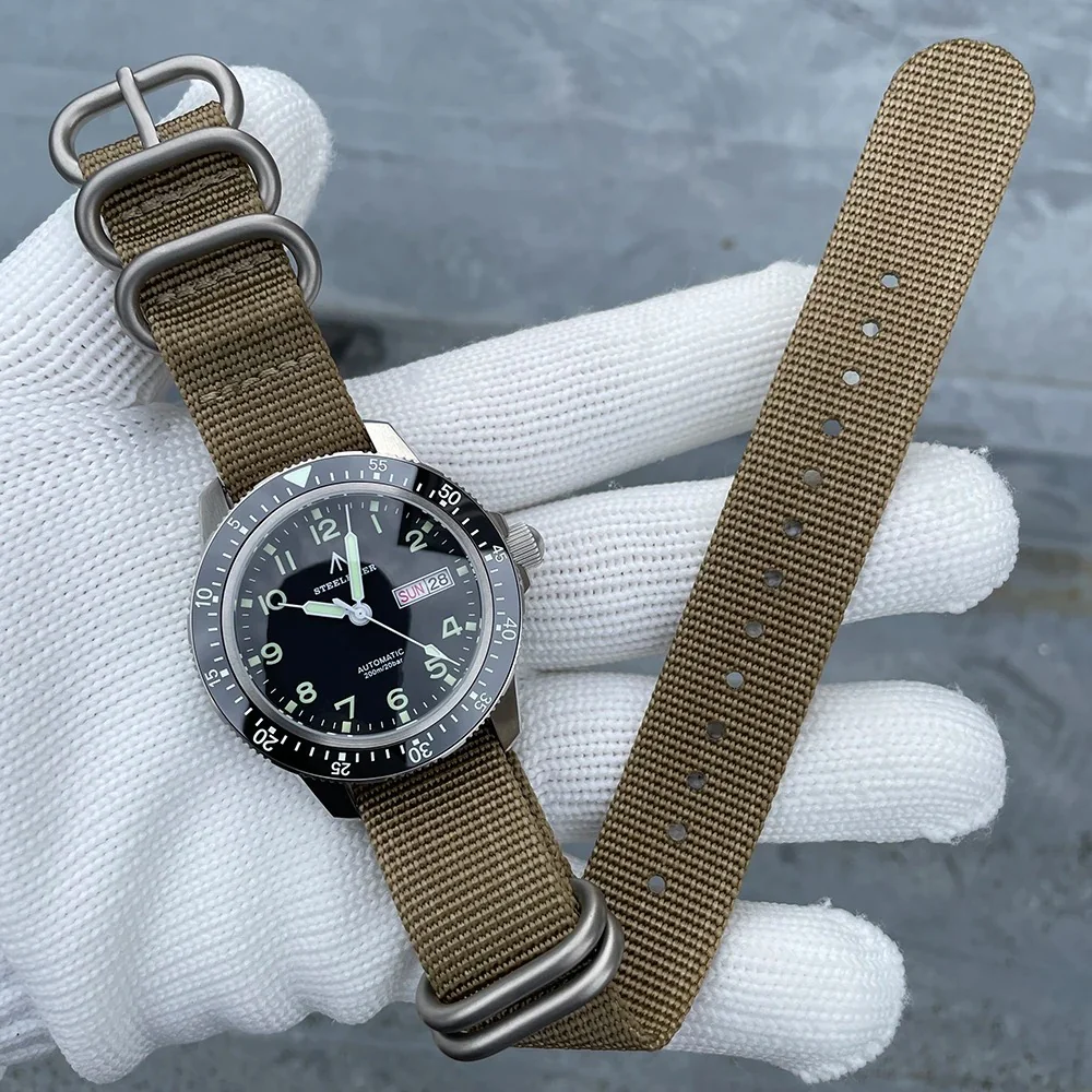 ā
Hot Dealsā
Steelflier SF787 NH36 Day-Date Automatic Men Watch - Image 8