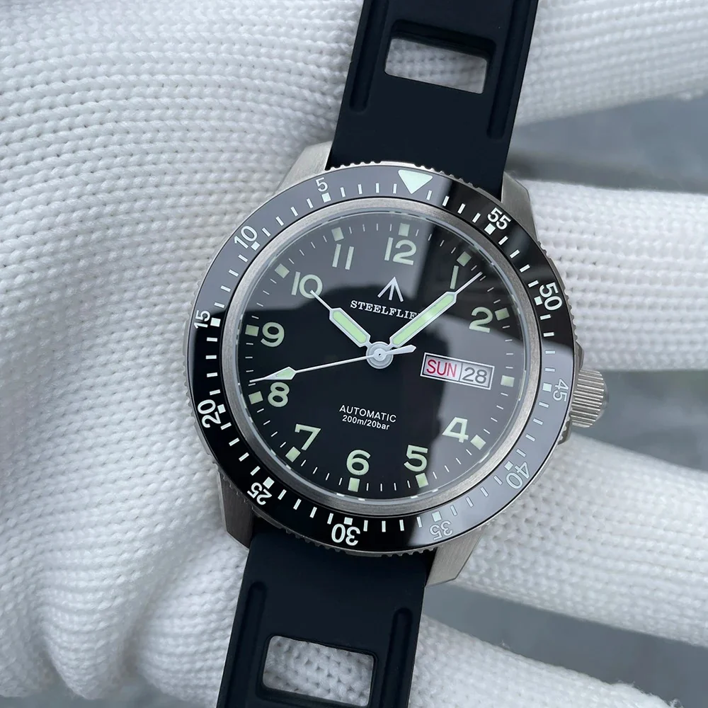 ā
Hot Dealsā
Steelflier SF787 NH36 Day-Date Automatic Men Watch - Image 9